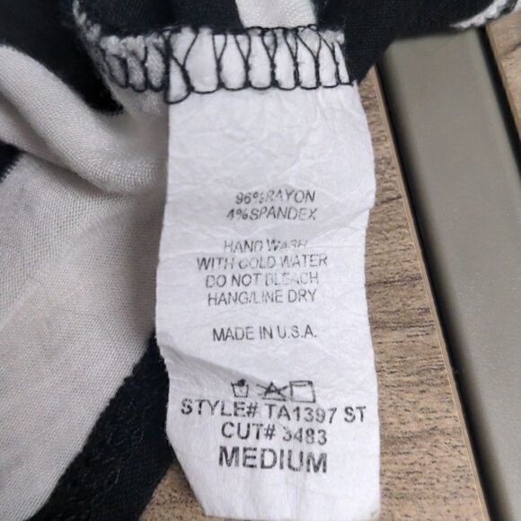 Bombom Sleeveless Blouse    - Picture 5 of 5